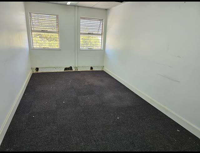 994M² FACTORY TO LET IN KYA SANDS